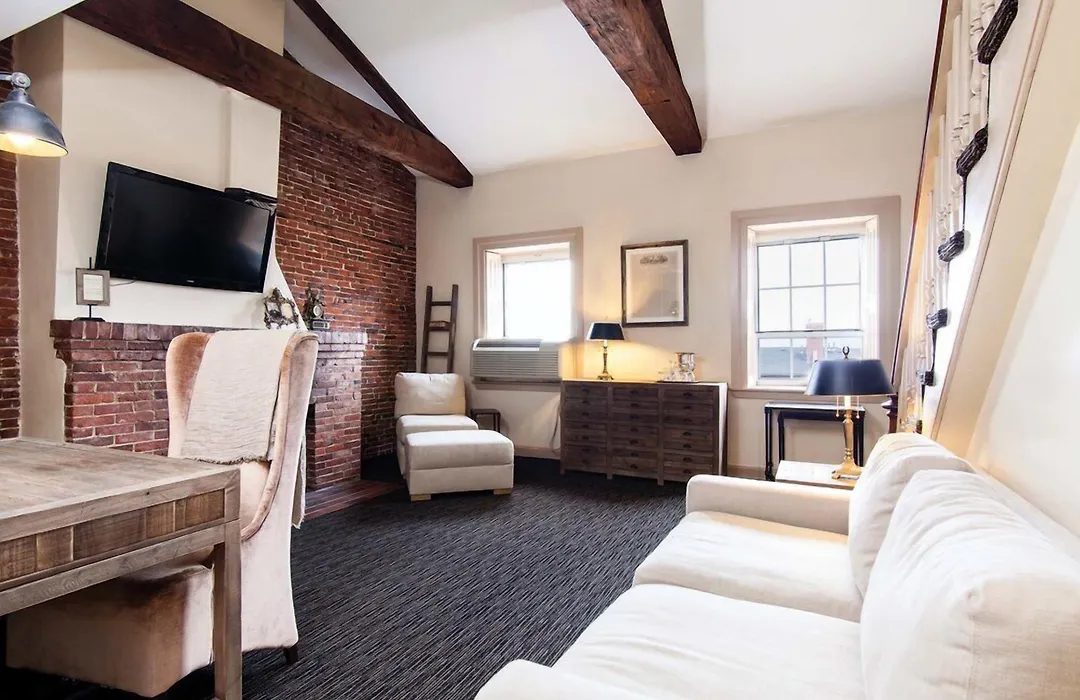 Garrison Inn-1